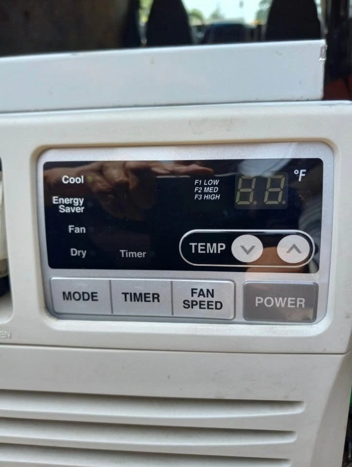 LG 8,000 BTU Window Air Conditioner (Model LW8012ER) - photo 2