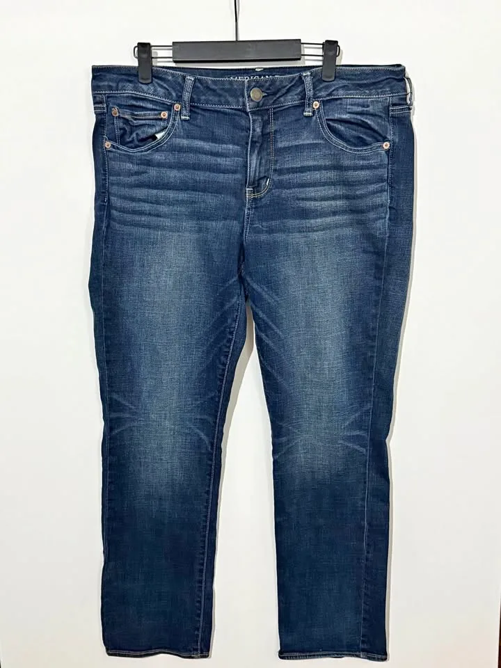 American Eagle Super Streach Woman's Dark Blue Jeans Size 16 thumbnail