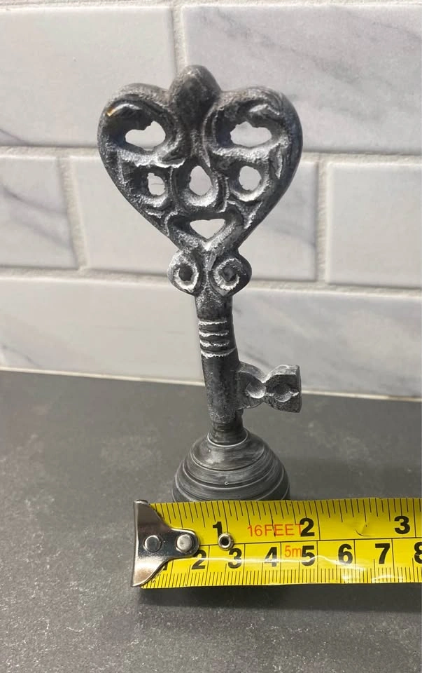 Vintage Style Skeleton Key Candle Snuffer - photo 4