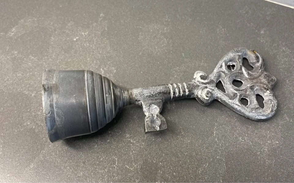 Vintage Style Skeleton Key Candle Snuffer - photo 5