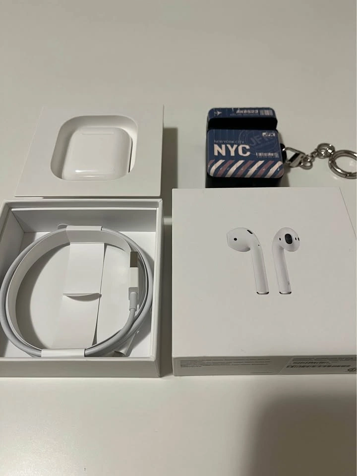 Apple AirPods 2nd Generation - photo 3