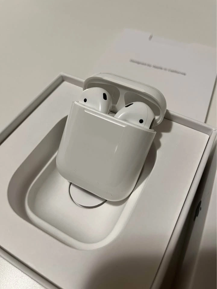 Apple AirPods 2nd Generation - photo 5