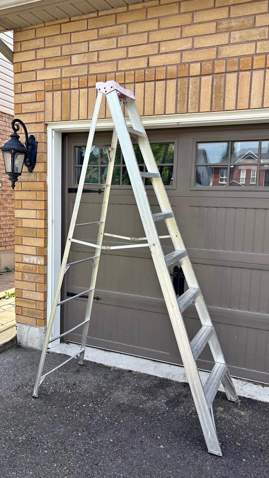 8 foot aluminum step ladder