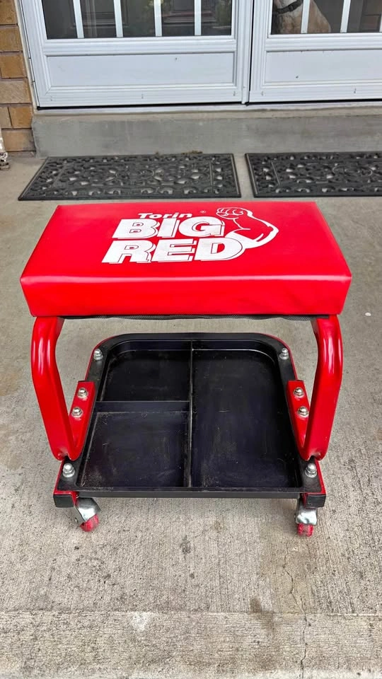 Torin Big Red Creeper Shop Seat