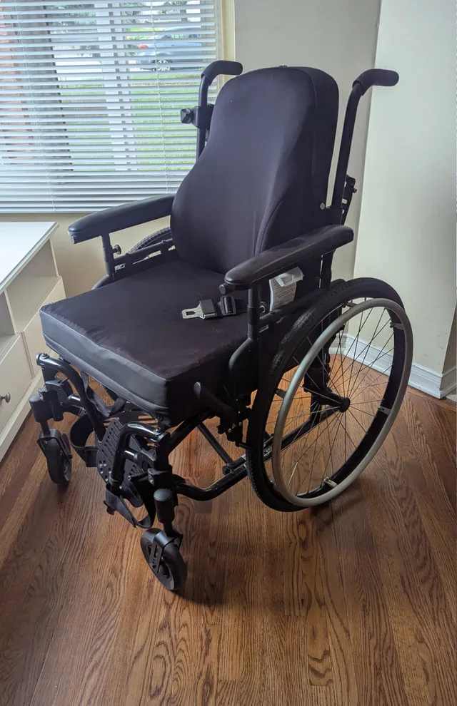 Litestream XF lightweight wheelchair - $400 thumbnail