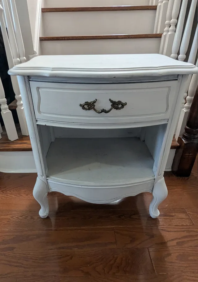 Solid Wood White Hallway or End Table - $40 - Bayview & Hwy 7 thumbnail