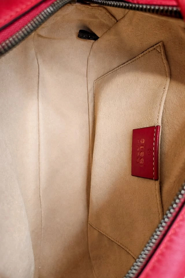 Authentic Gucci GG Marmont Mini Camera Bag – Hibiscus Red - photo 5