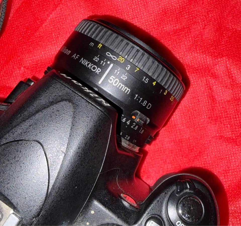Nikon D3100 DSLR camera - photo 3