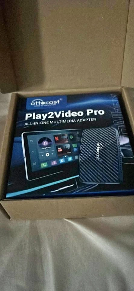 Brand New Ottocast Play2Video Pro Wireless CarPlay Adapter
