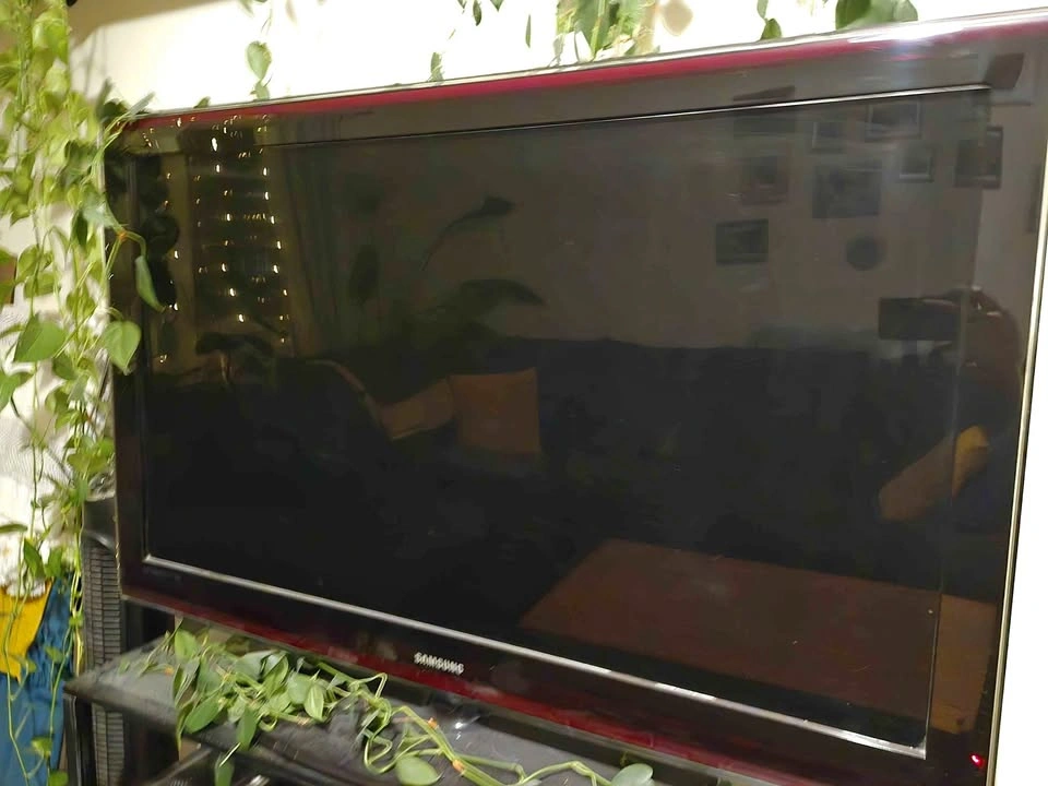 Samsung 45" TV