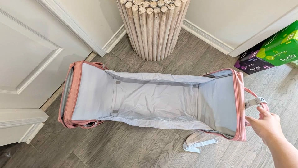 Travel Diaper Bag that turns into a bed - photo 4