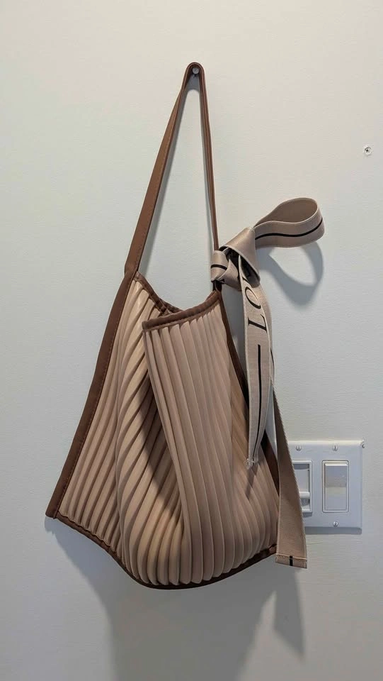 Nude pink Pleated Tote Bag - photo 4