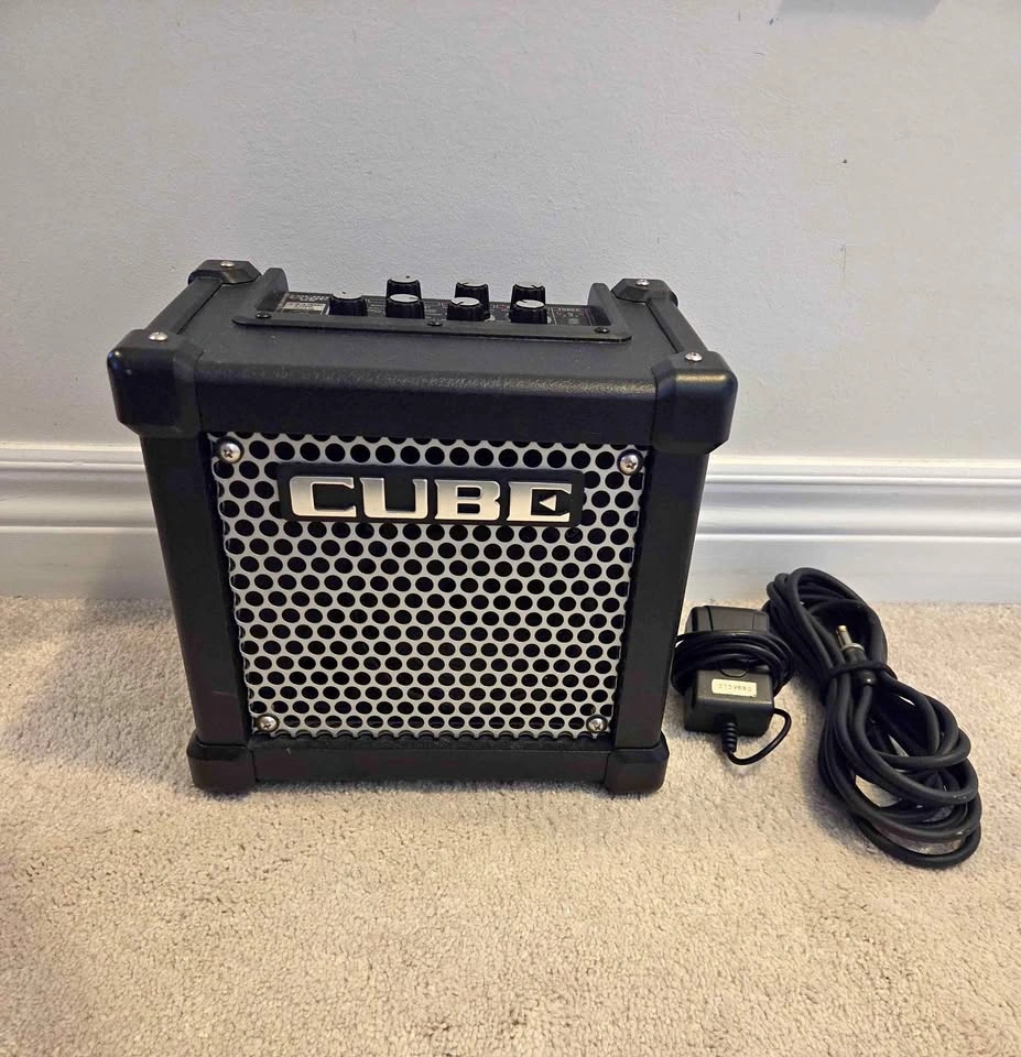 Roland Black Model MICRO CUBE GX with extra Cable - Gently Used