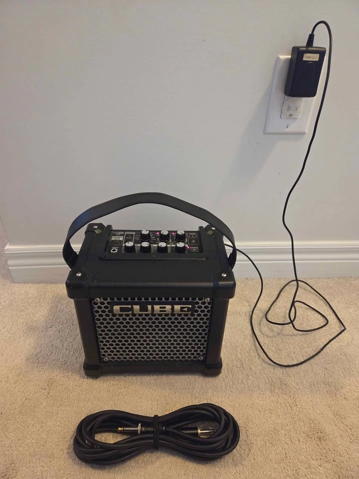 Roland Black Model MICRO CUBE GX with extra Cable - Gently Used - photo 2
