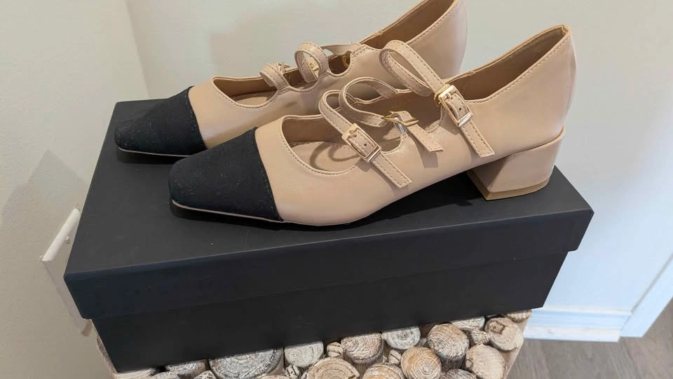 Real leather Beige and Black Mary Jane Heels - photo 2