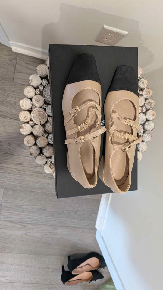 Real leather Beige and Black Mary Jane Heels - photo 3