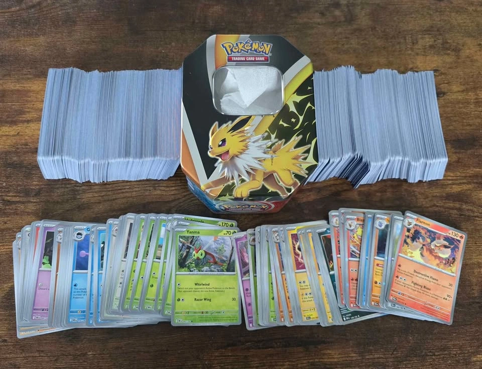 Pokemon Cards Bulk Lot over 800 cards! - photo 3
