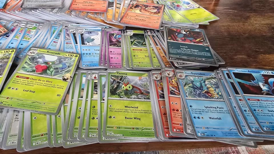 Pokemon Cards Bulk Lot over 800 cards! - photo 5