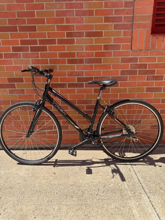 Trek Hybrid Bike + Helmet - photo 2