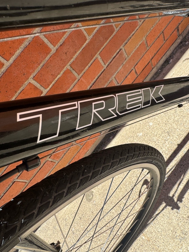 Trek Hybrid Bike + Helmet - photo 3
