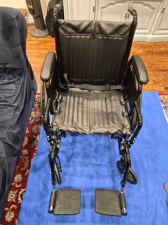 New Ezee life wheel chair - photo 4
