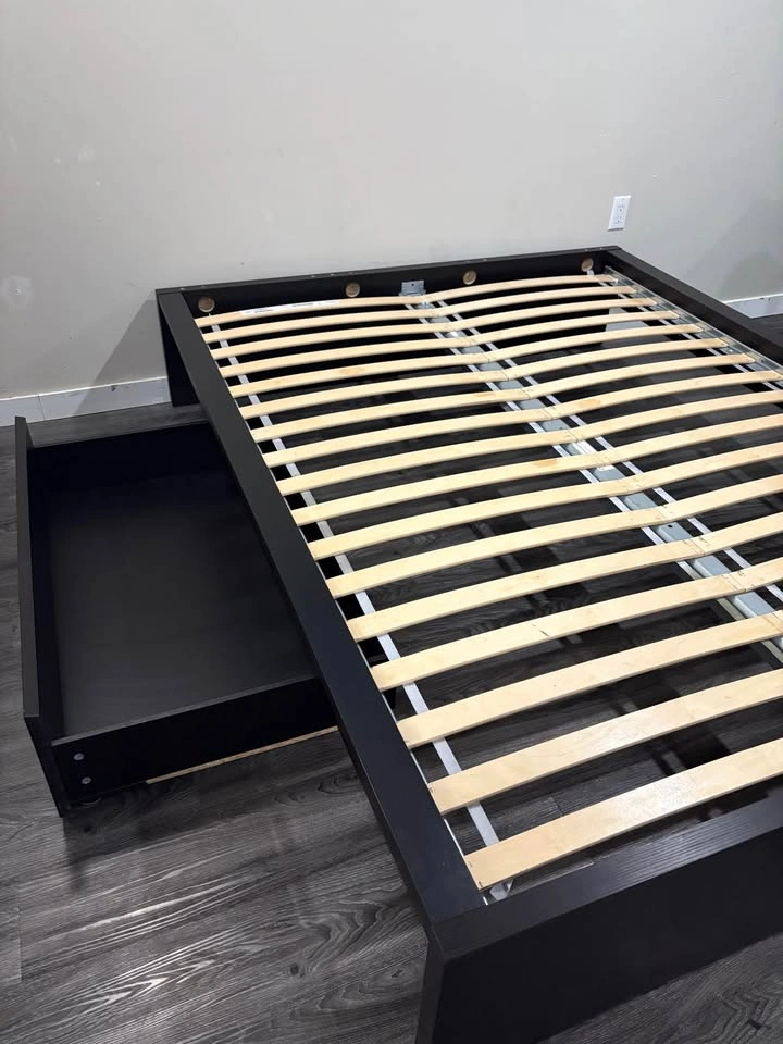 IKEA malm queen bedframe - photo 2