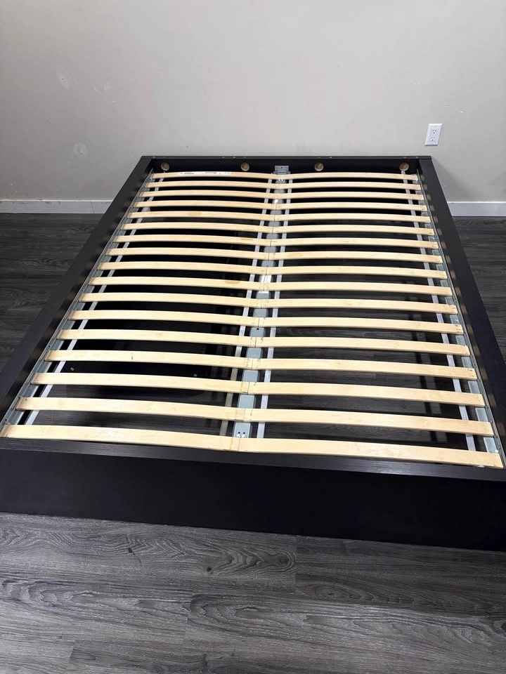 IKEA malm queen bedframe - photo 3