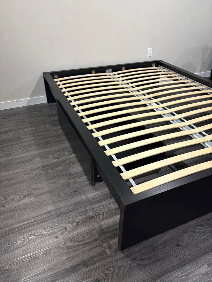IKEA malm queen bedframe - photo 4