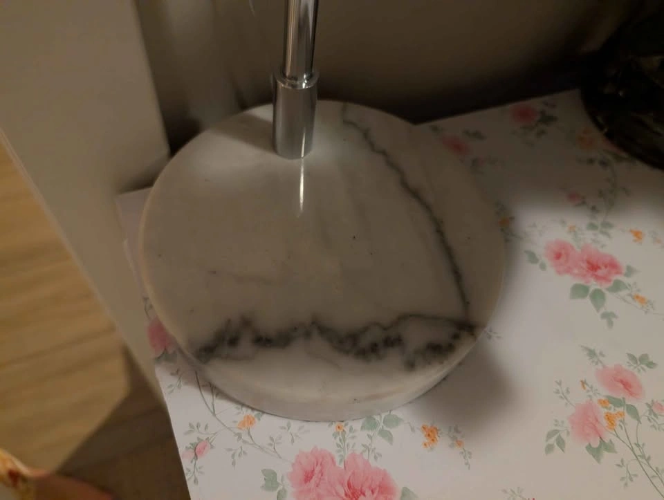 Moving sale 2 marble table lamps - photo 4