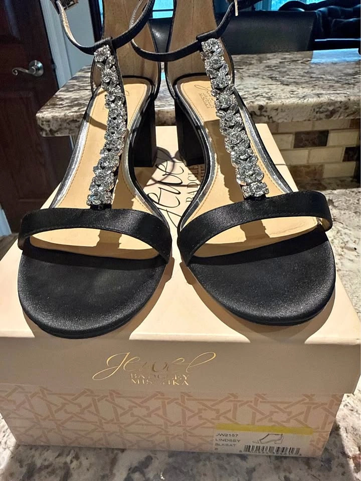 Jewel Badgley Mischka Lindsey sandal in Black Satin
