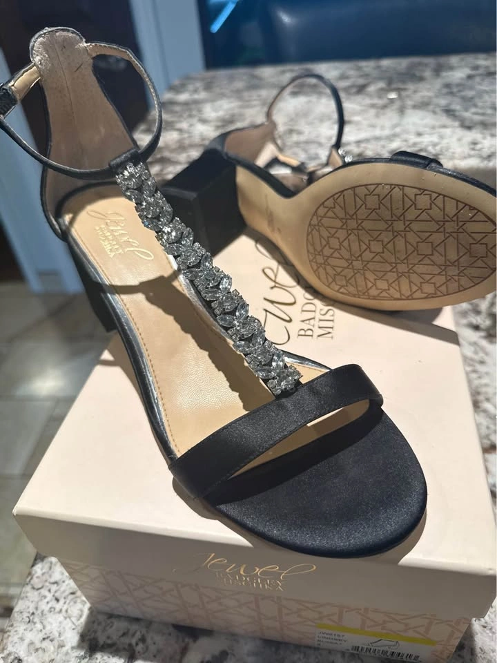 Jewel Badgley Mischka Lindsey sandal in Black Satin - photo 2