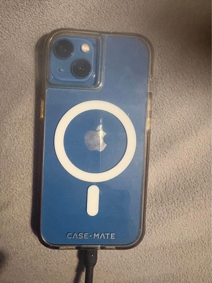 iPhone 13 - photo 2