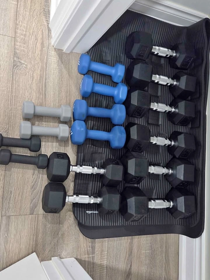 Dumbbell Set - 20kg, 17.5kg, 15kg, 10kg Hex + 7.5lb, 5lb, 2lb, 1
