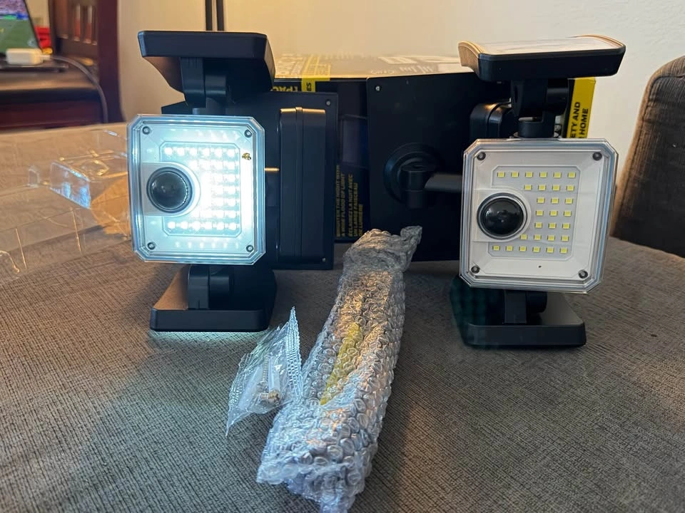 Bell+Howell Bionic Floodlight Elite 2-Pack - photo 5