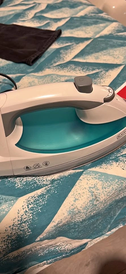 BLACK+DECKER Iron