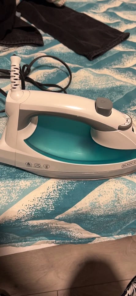 BLACK+DECKER Iron - photo 3