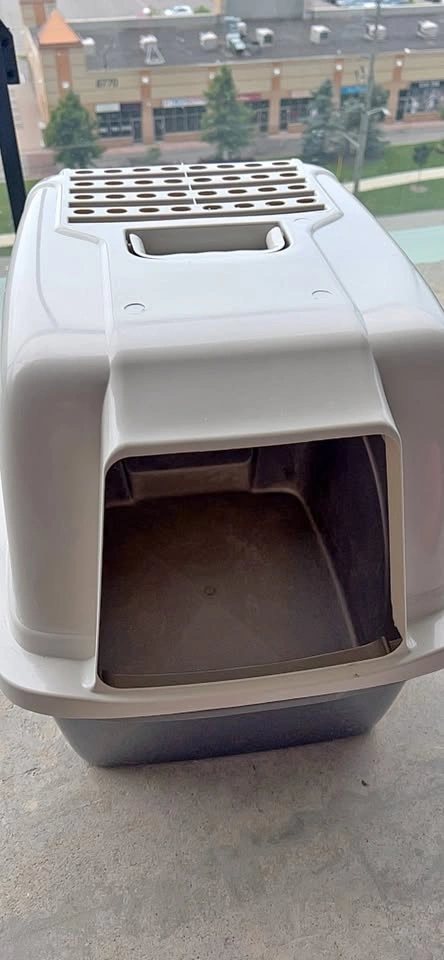 Covered Cat Litter Box