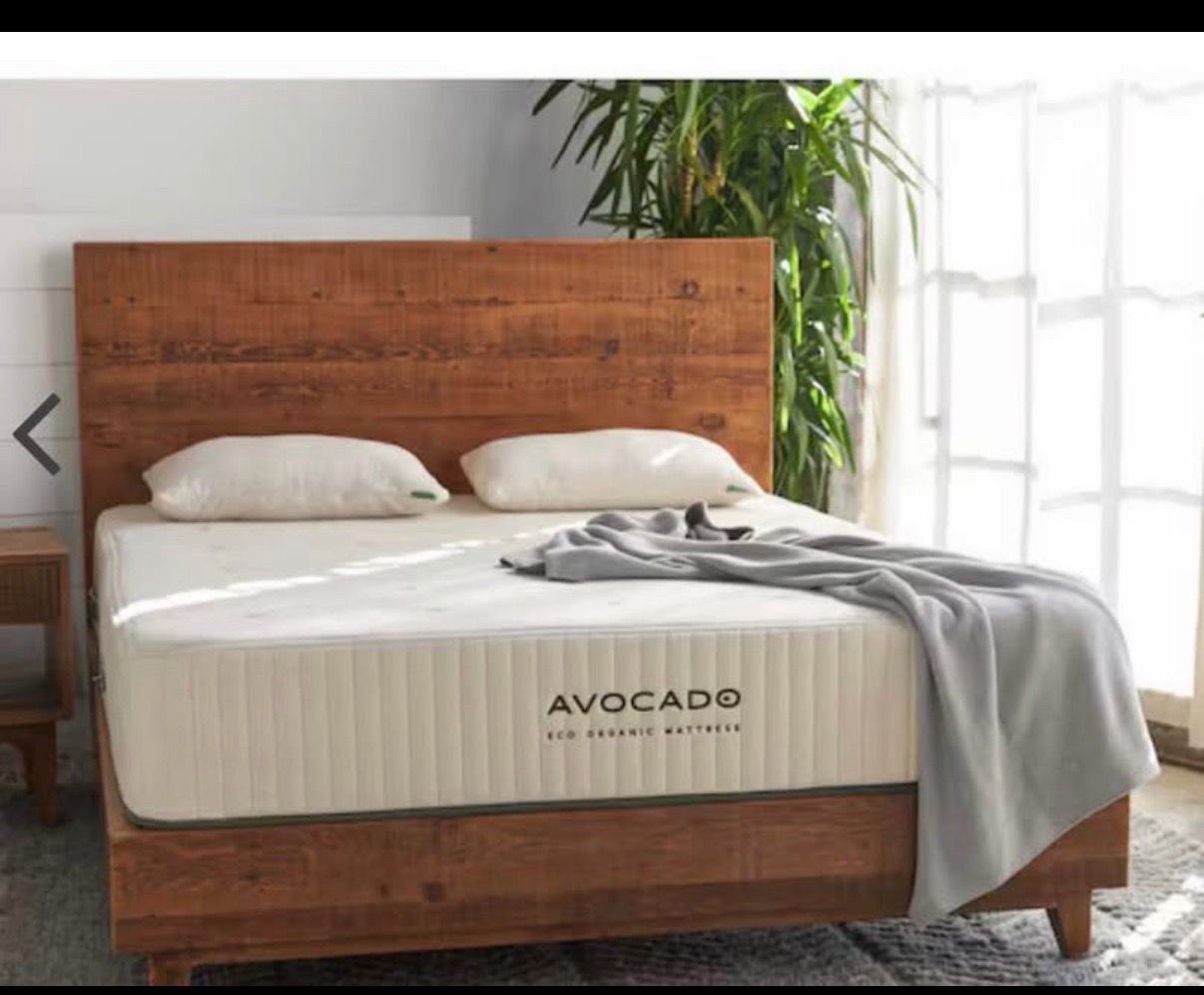 Avocado Green Organic Mattress – Queen, Like New