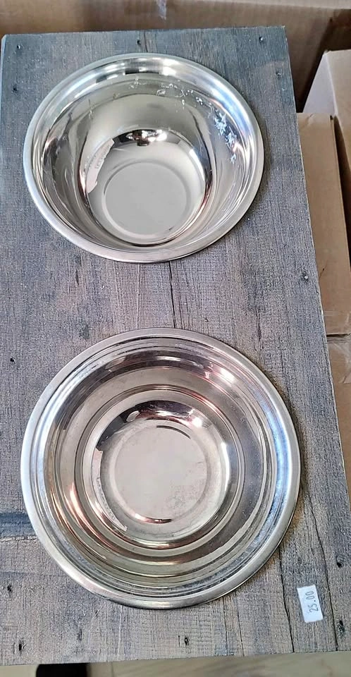 Cat/dog bowls