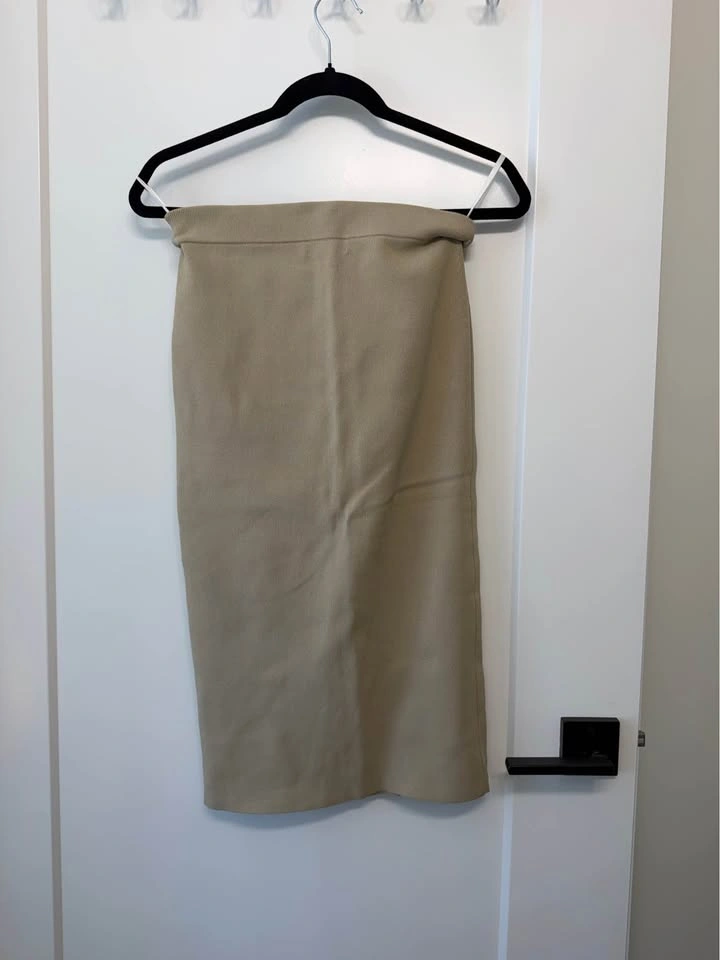 Aritzia Babaton Sculpt Knit Tube Skirt S - photo 3