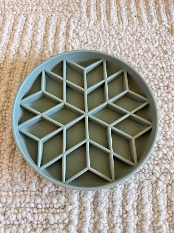 Ohmo Dog Slow Feeder (large, sage)
