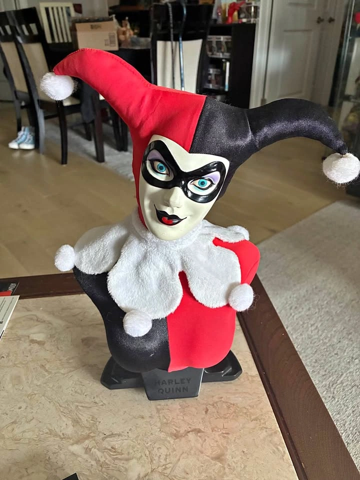 DC Direct Harley Quinn 1:2 Scale Bust 2009