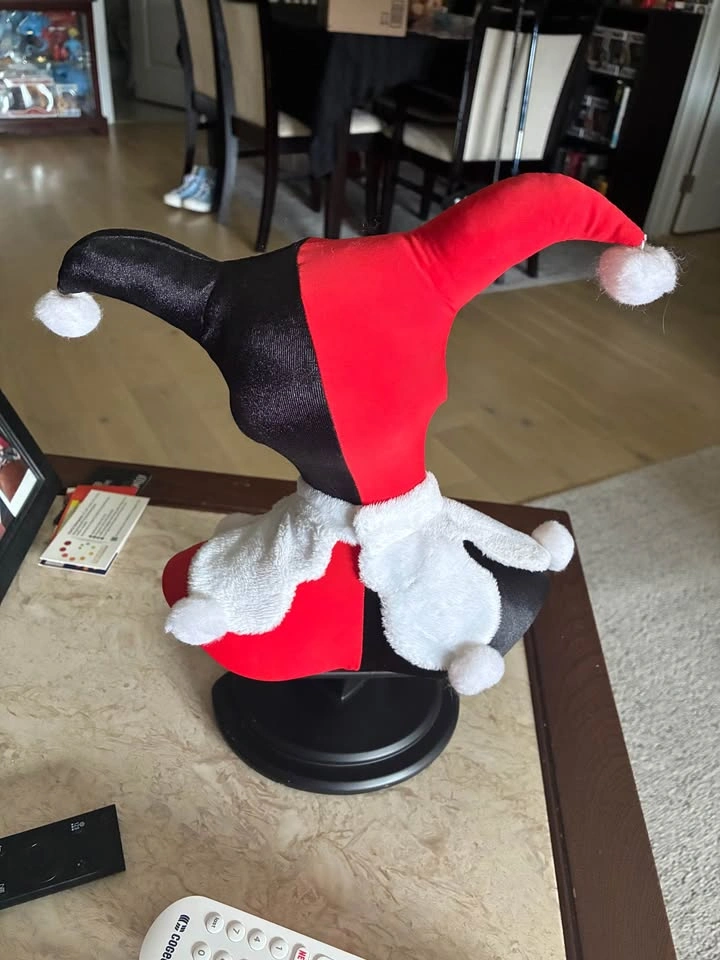 DC Direct Harley Quinn 1:2 Scale Bust 2009 - photo 2