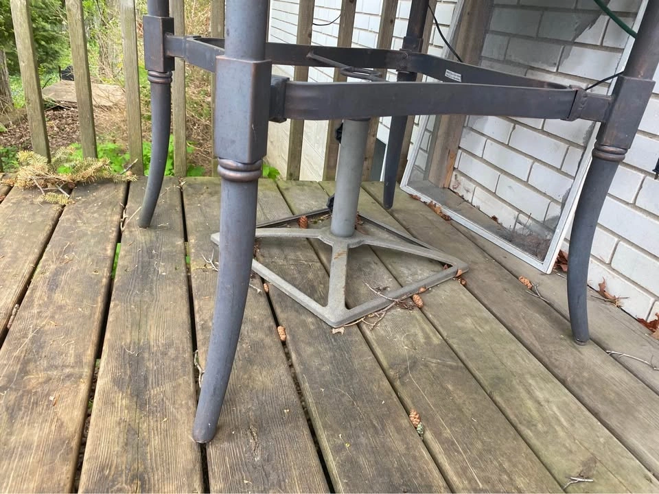 Patio table and chairs - photo 2