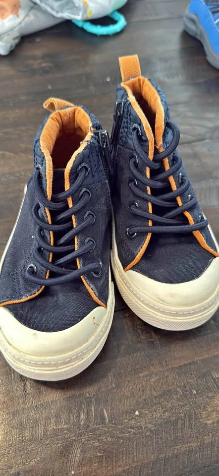 Navy Blue Toddler High-Top Sneakers size 6