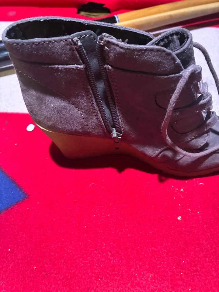 Women’s Gray Suede Ankle Boots - photo 4