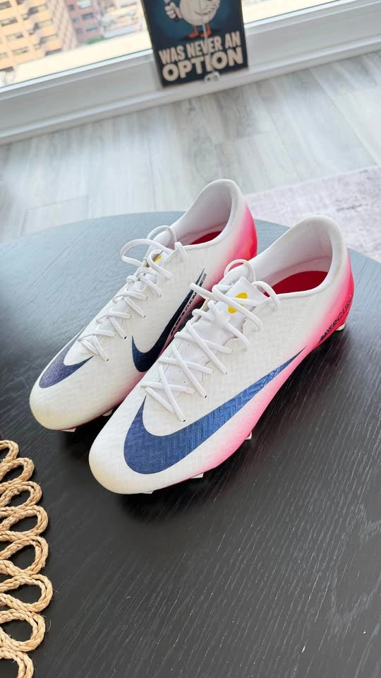 Soccer cleats Mercurial Like NEW size 12.5 - photo 3