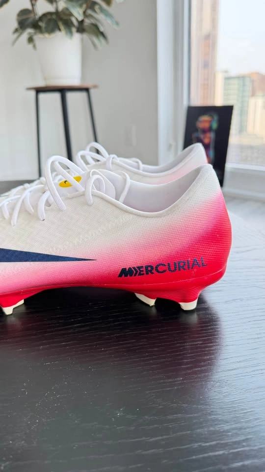 Soccer cleats Mercurial Like NEW size 12.5 - photo 4