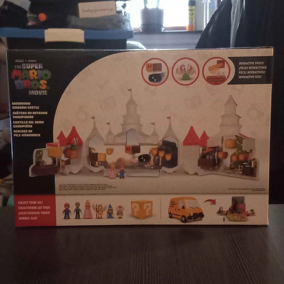 The Super Mario Bros. Movie: Mushroom Kingdom Castle Playset - photo 4