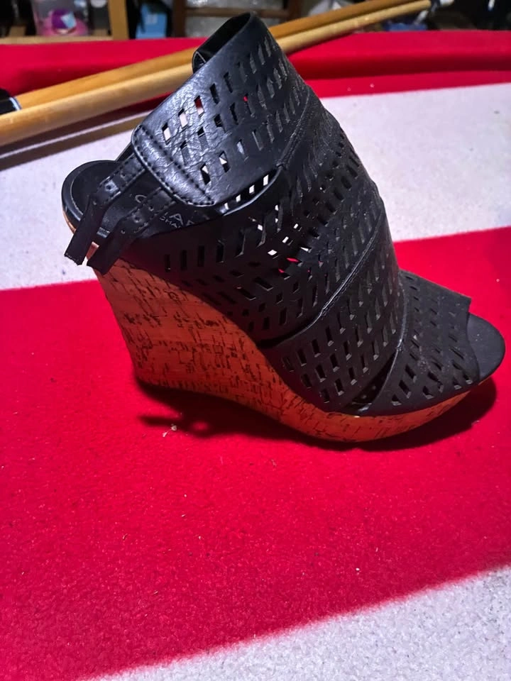 Charles Platform Wedge Sandals - photo 3